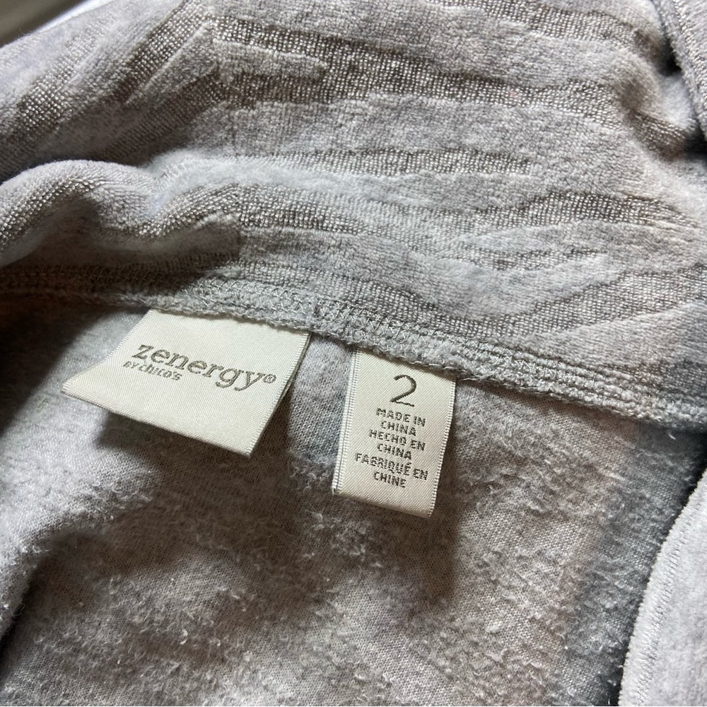 Zenergy Chicos Sz 2 Velour Gray Tiger zebra Striped Cowl Neck Sweater Sweatshirt - Picture 9 of 10